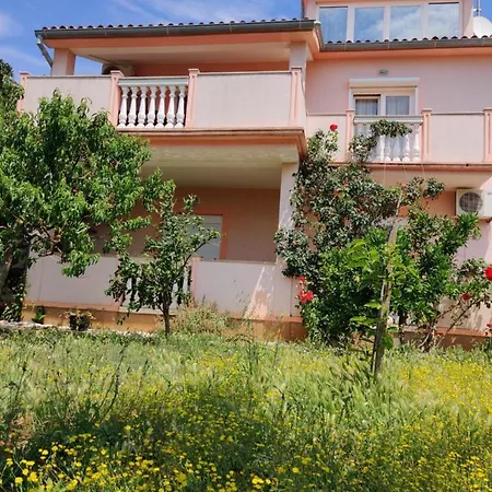 Relax To The Max With The Sea View